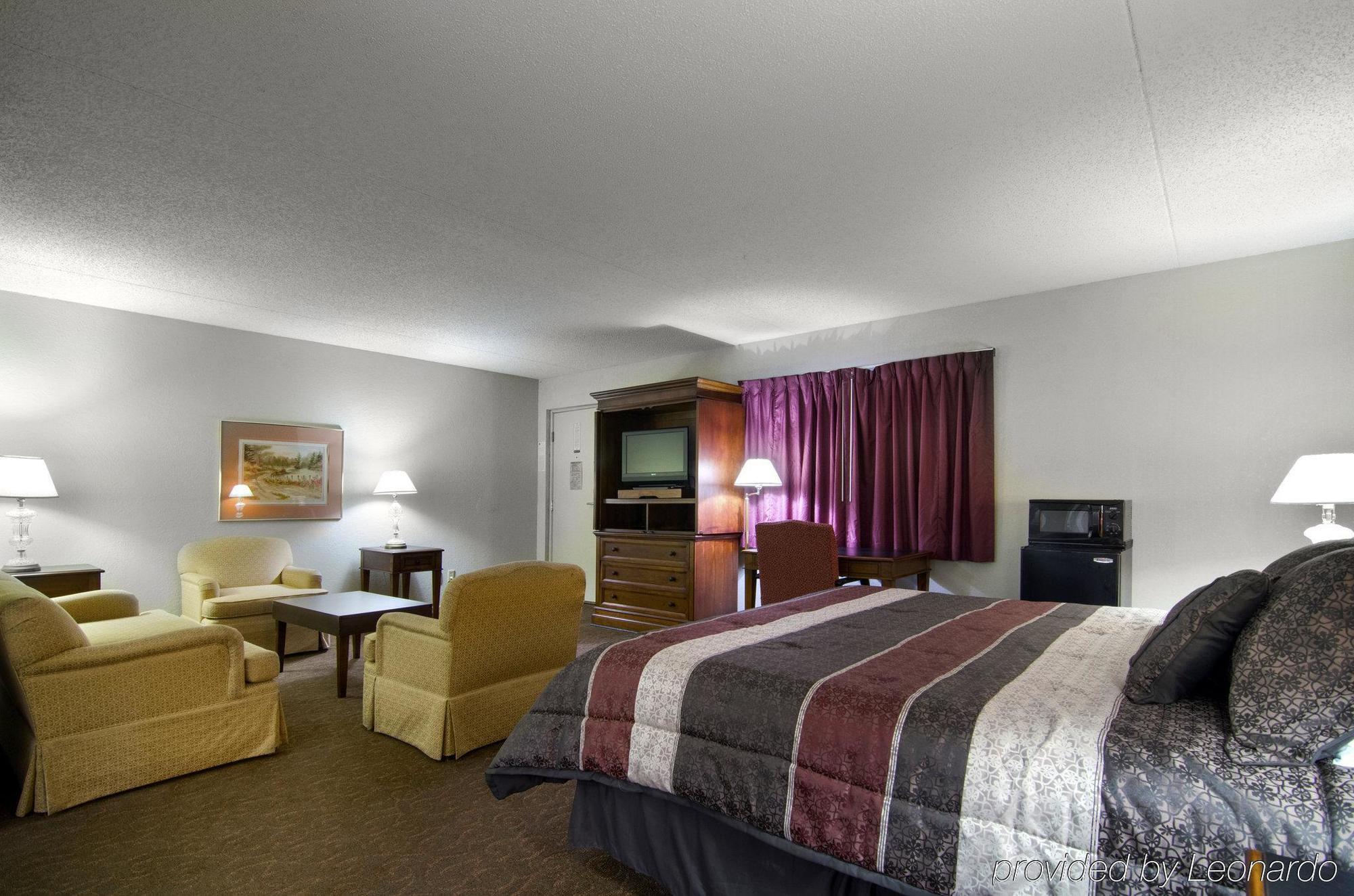 America'S Best Inn And Suites Emporia Exteriör bild