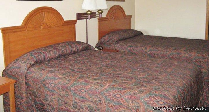 America'S Best Inn And Suites Emporia Exteriör bild