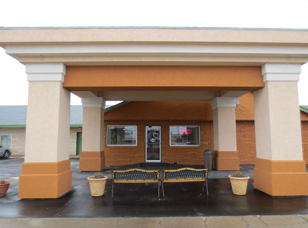 America'S Best Inn And Suites Emporia Exteriör bild