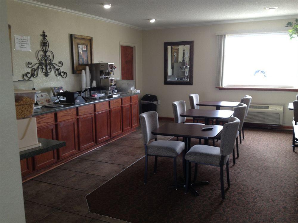 America'S Best Inn And Suites Emporia Exteriör bild