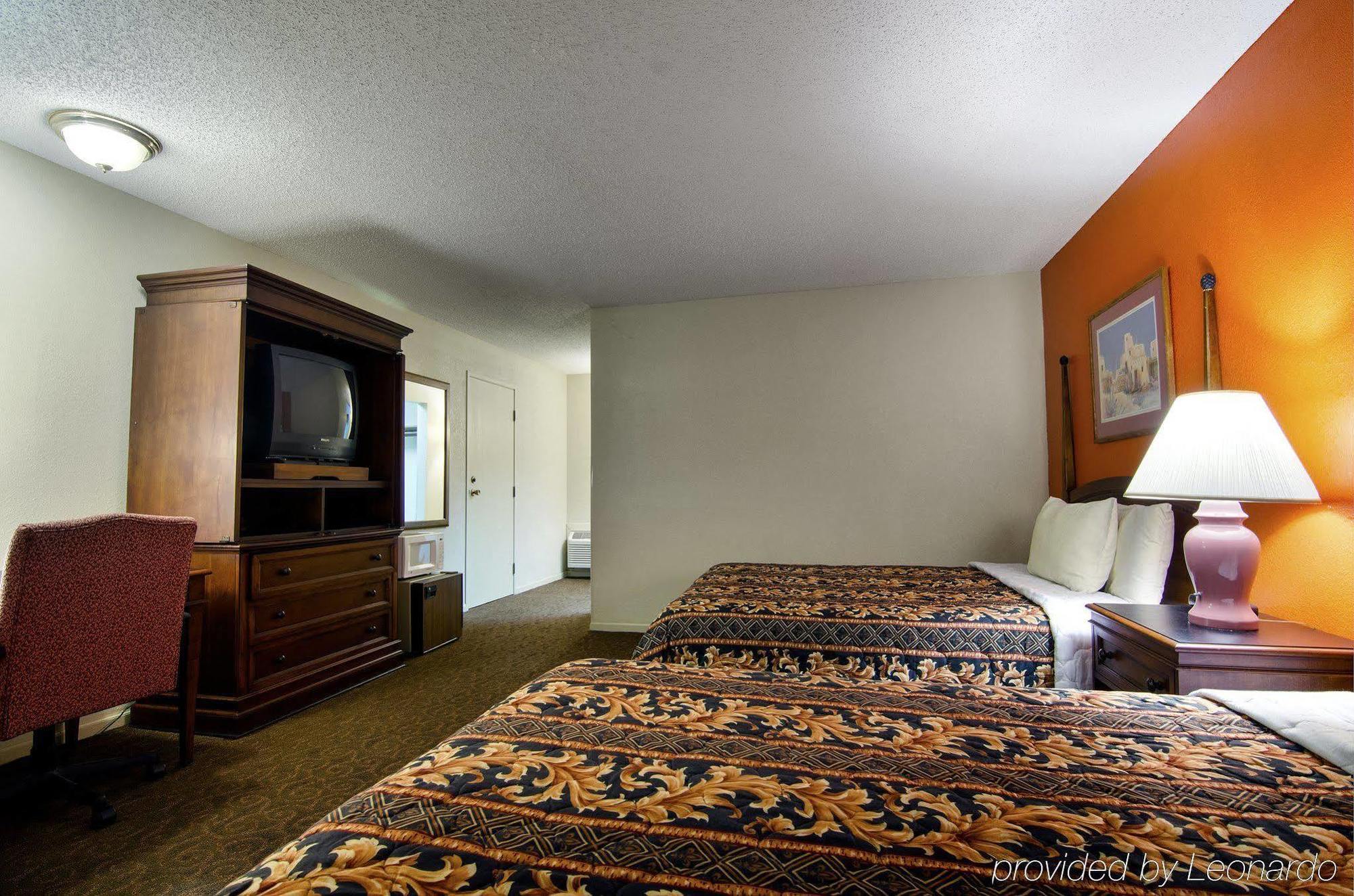 America'S Best Inn And Suites Emporia Exteriör bild
