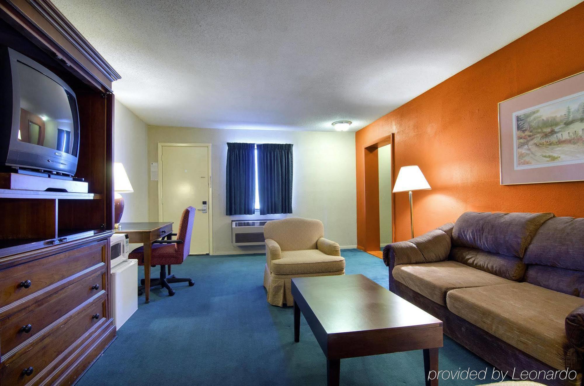 America'S Best Inn And Suites Emporia Exteriör bild