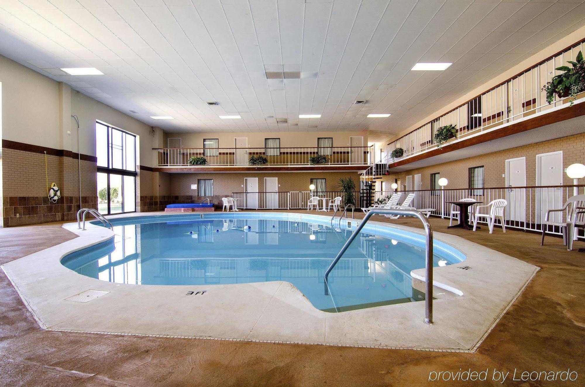 America'S Best Inn And Suites Emporia Exteriör bild