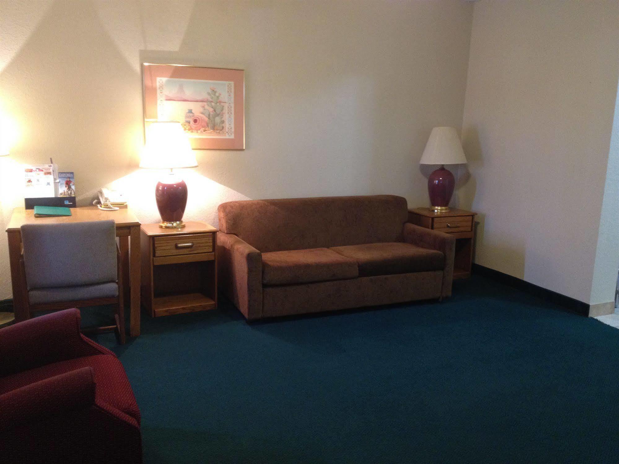 America'S Best Inn And Suites Emporia Exteriör bild