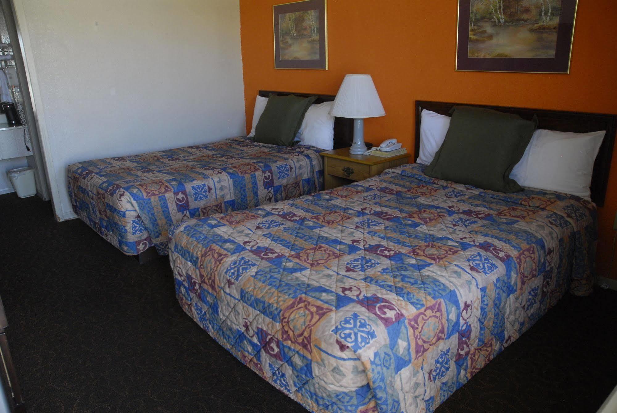 America'S Best Inn And Suites Emporia Exteriör bild