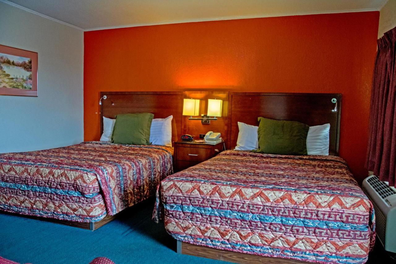 America'S Best Inn And Suites Emporia Exteriör bild